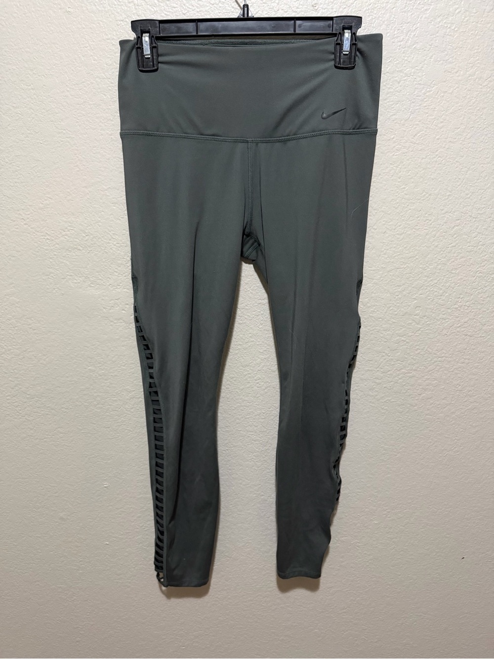 Nike Performance Leggings Gray/Charcoal Side Cutout Detail Size Medium
